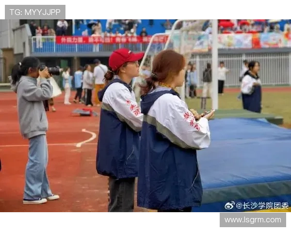 援场：点亮每一次精彩瞬间的幕后英雄